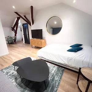  Appartement Le Cocoon - Wifi, Parking Gratuit, Rer C France