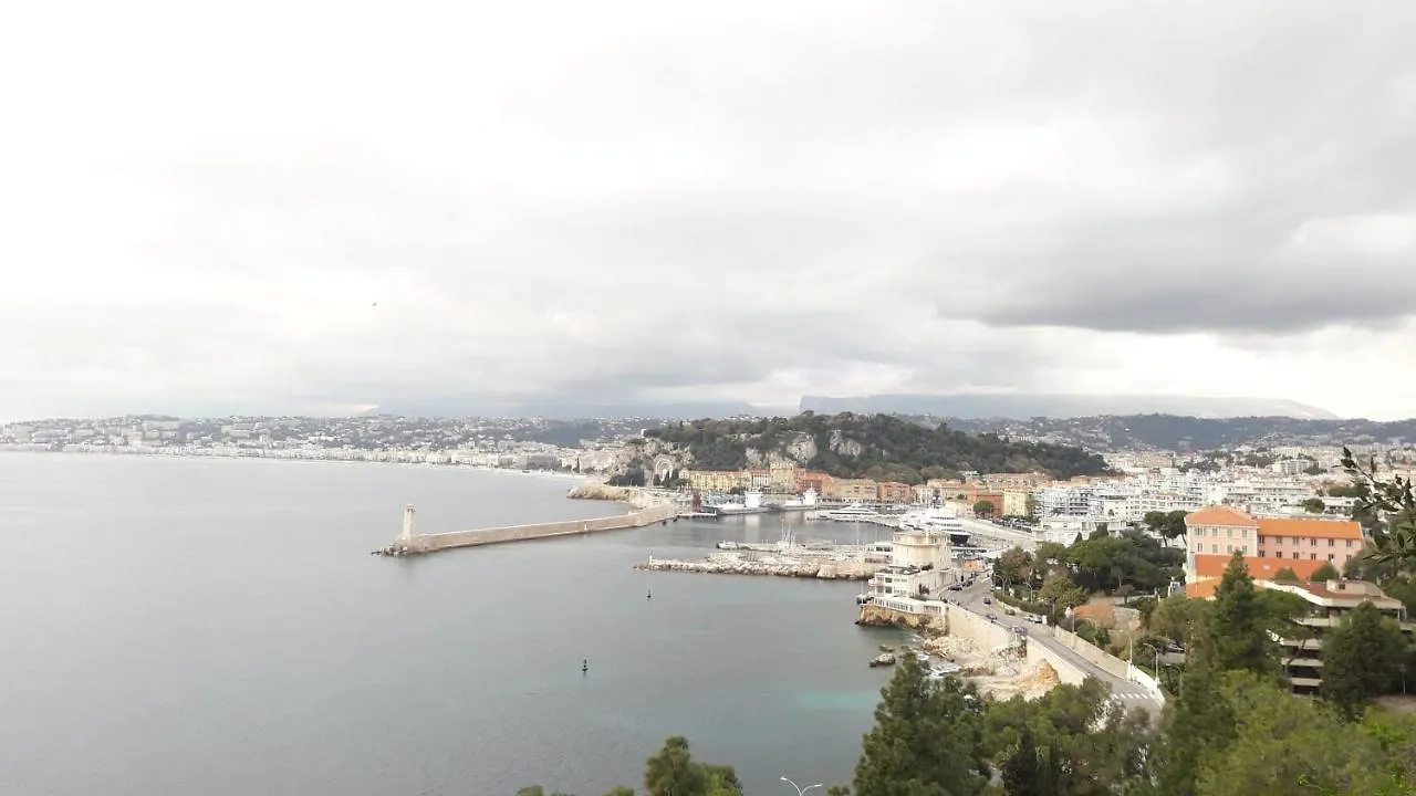 Chambre D Hote Avec Clim Terrasse Et Petit Dejeuner Hauteurs De Nice Homestay
