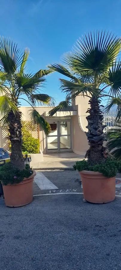 홈스테이 Chambre D Hote Avec Clim Terrasse Et Petit Dejeuner Hauteurs De 니스
